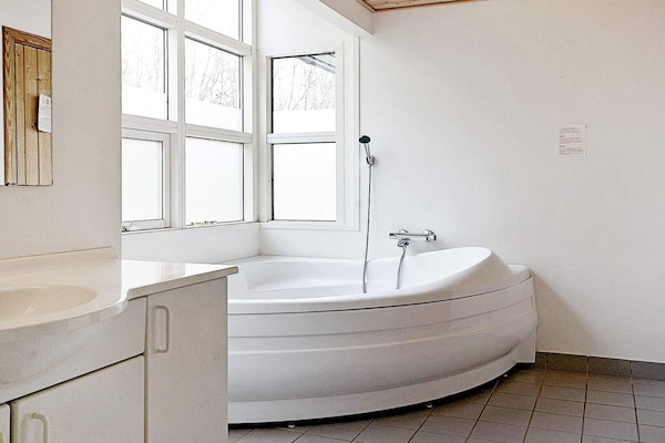 Foto van Modern cederhouten huisje vlak bij het strand - Vakantiehuis in Hasle - Indoor