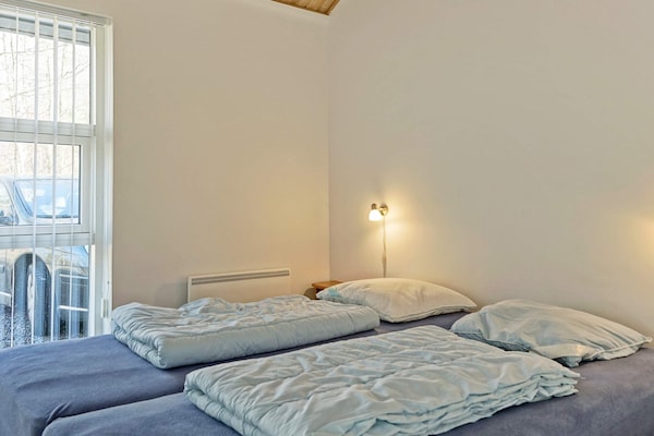 Foto van Modern cederhouten huisje vlak bij het strand - Vakantiehuis in Hasle - Indoor
