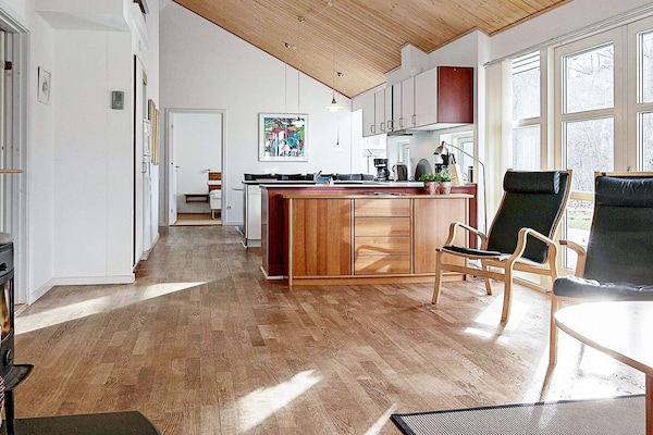 Foto van Modern cederhouten huisje vlak bij het strand - Vakantiehuis in Hasle - Indoor