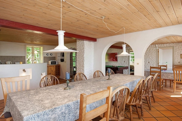 Foto van Luxe vakantieverblijf met zwembad - Vakantiehuis in Thyholm - Indoor