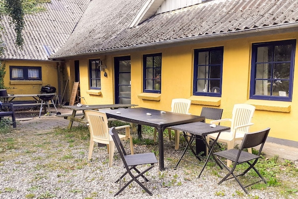 Foto van Luxe vakantieverblijf met zwembad - Vakantiehuis in Thyholm - Outdoor
