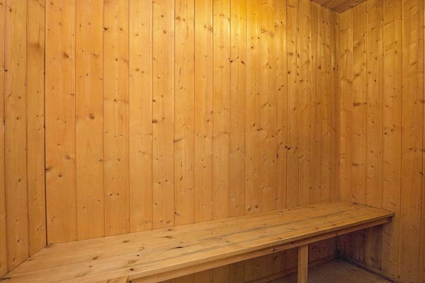 Foto van Luxe vakantieverblijf met zwembad - Vakantiehuis in Thyholm - Sauna