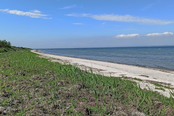 Foto van Luxe villa met zwembad in Lohals - Vakantiehuis in Tranekær - WaterView