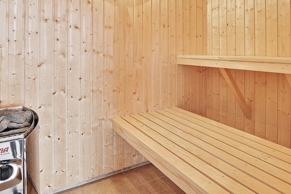 Foto van Luxe villa met zwembad in Lohals - Vakantiehuis in Tranekær - Sauna