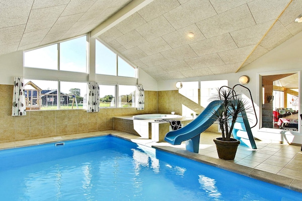Foto van Luxe zwembadresort in Nordborg - Vakantiehuis in Nordborg - Pool