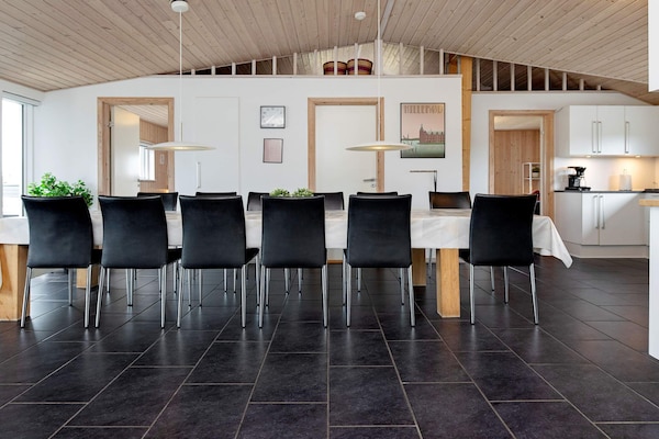 Foto van Luxe vakantieverblijf met zwembad - Vakantiehuis in Væggerløse - Indoor