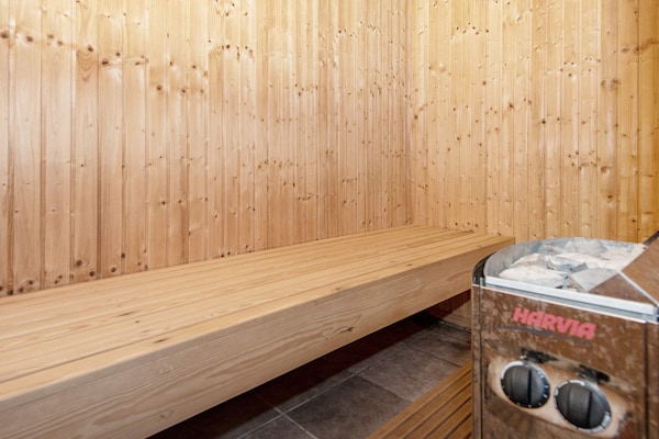 Foto van Luxe toevluchtsoord met zwembad - Vakantiehuis in Rømø - Sauna