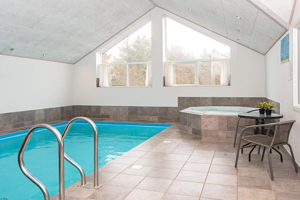 Foto van Luxe toevluchtsoord met zwembad - Vakantiehuis in Rømø - Pool