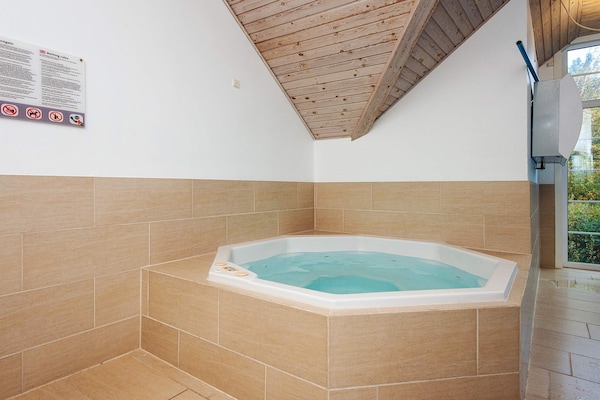 Foto van Luxe vakantiehuis met zwembad - Vakantiehuis in Fanø - Spa
