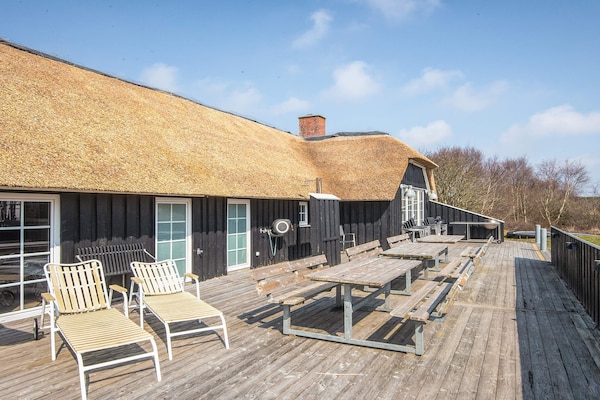 Foto van Luxe vakantiehuis met zwembad - Vakantiehuis in Fanø - View