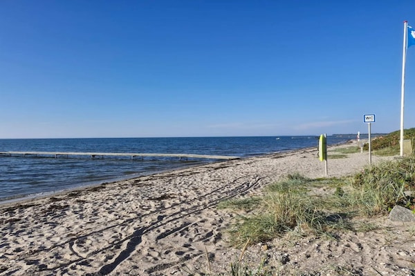 Foto van Luxe villa met zwembad aan zee - Vakantiehuis in Bogense - WaterView