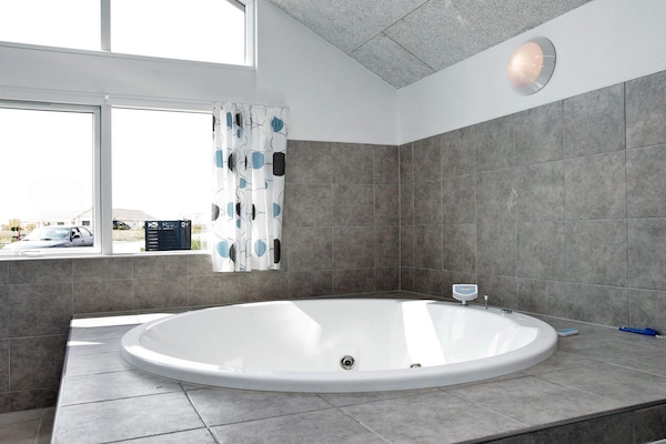 Foto van Luxe villa met zwembad aan zee - Vakantiehuis in Bogense - Spa
