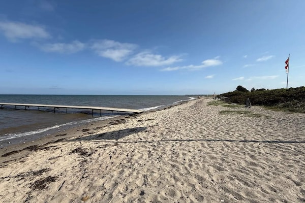 Foto van Luxe villa met zwembad aan zee - Vakantiehuis in Bogense - WaterView