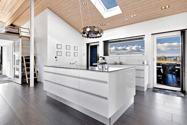 Foto van Vakantiehuis aan de kust met spa en sauna - Vakantiehuis in Rudkøbing - Indoor