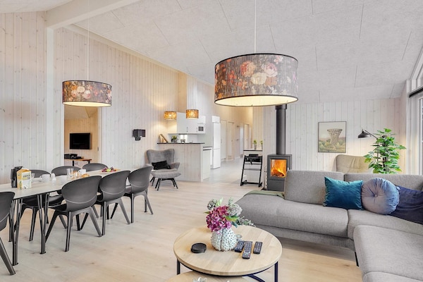 Foto van Luxe vakantieverblijf met zwembad - Vakantiehuis in Væggerløse - Indoor