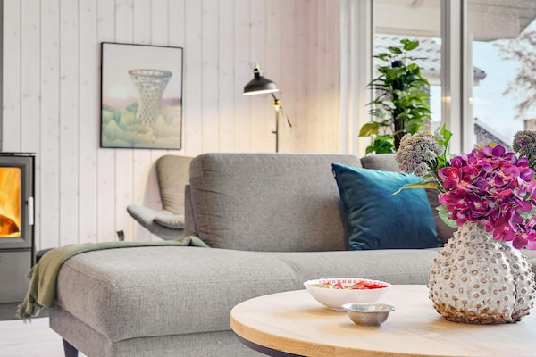 Foto van Luxe vakantieverblijf met zwembad - Vakantiehuis in Væggerløse - Indoor