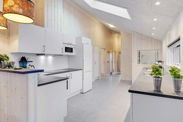 Foto van Luxe vakantieverblijf met zwembad - Vakantiehuis in Væggerløse - Indoor