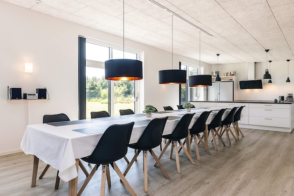 Foto van 14 persoons vakantie huis in Væggerløse-By Traum - Indoor