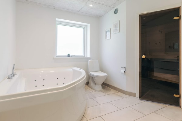 Foto van 14 persoons vakantie huis in Væggerløse-By Traum - Indoor