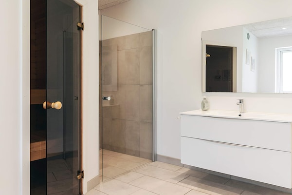 Foto van 14 persoons vakantie huis in Væggerløse-By Traum - Indoor