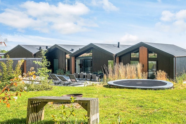Foto van Panoramisch toevluchtsoord met zwembad - Vakantiehuis in Sjølund - Outdoor