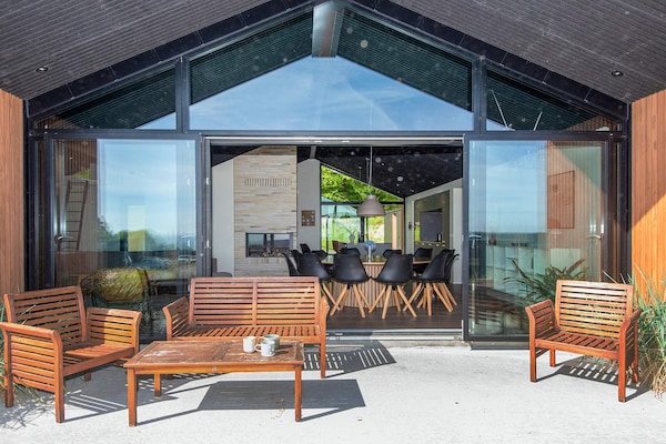 Foto van Panoramisch toevluchtsoord met zwembad - Vakantiehuis in Sjølund - View