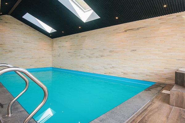 Foto van Panoramisch toevluchtsoord met zwembad - Vakantiehuis in Sjølund - Pool