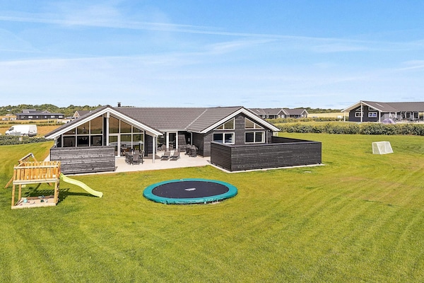 Foto van Luxe retraite voor 18 -- By Traum Ferienwohnungen - Vakantiehuis in Spøttrup - Outdoor