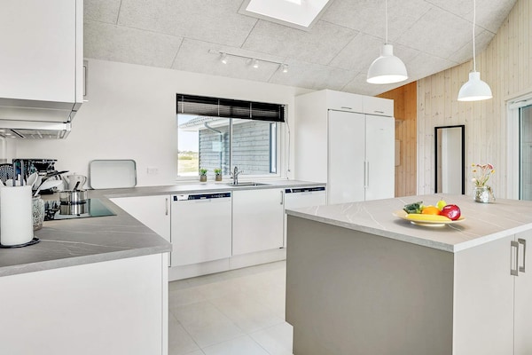 Foto van Luxe retraite voor 18 -- By Traum Ferienwohnungen - Vakantiehuis in Spøttrup - Indoor