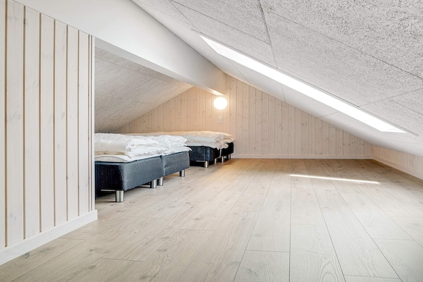 Foto van Luxe retraite voor 18 -- By Traum Ferienwohnungen - Vakantiehuis in Spøttrup - Indoor