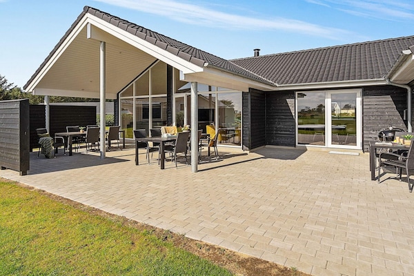 Foto van Luxe retraite voor 18 -- By Traum Ferienwohnungen - Vakantiehuis in Spøttrup - View