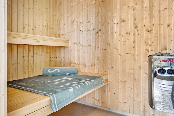 Foto van Luxe villa met zwembad in Vejby - Vakantiehuis in Vejby - Sauna