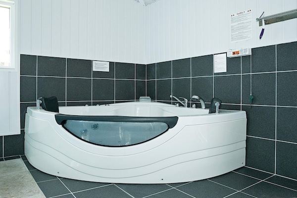 Foto van Zwembadparadijs in Helberskov - Vakantiehuis in Hadsund - Spa