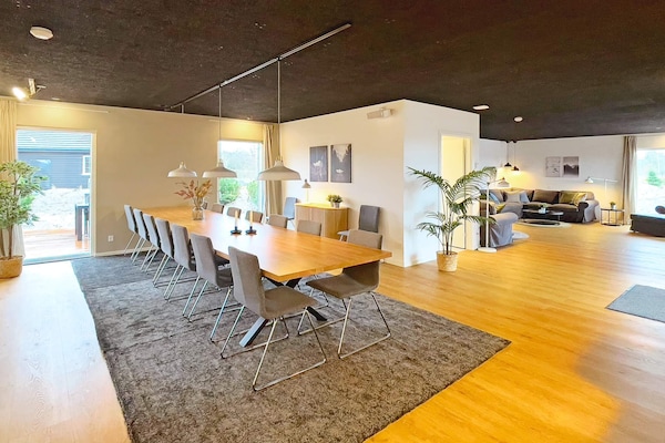 Foto van 14 persoons vakantie huis in Væggerløse-By Traum - Indoor