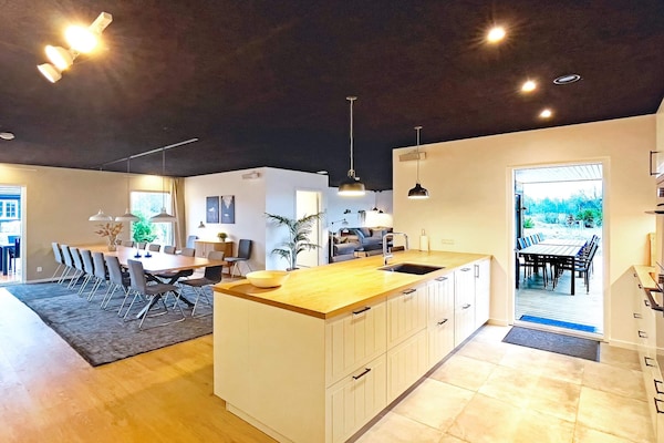 Foto van 14 persoons vakantie huis in Væggerløse-By Traum - Indoor