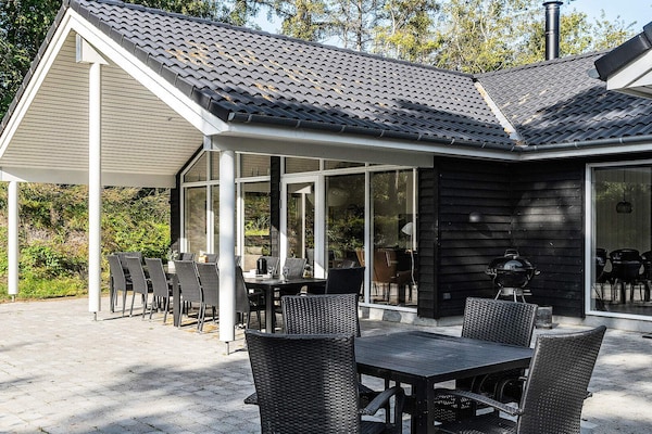 Foto van Luxe strandhuis met spa - Vakantiehuis in Væggerløse - View