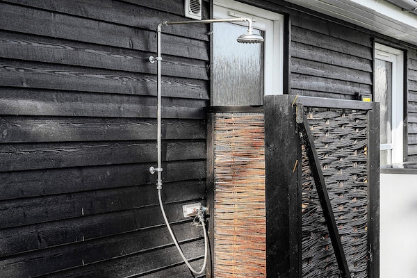 Foto van Luxe strandhuis met spa - Vakantiehuis in Væggerløse - View