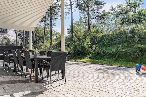 Foto van Luxe strandhuis met spa - Vakantiehuis in Væggerløse - View