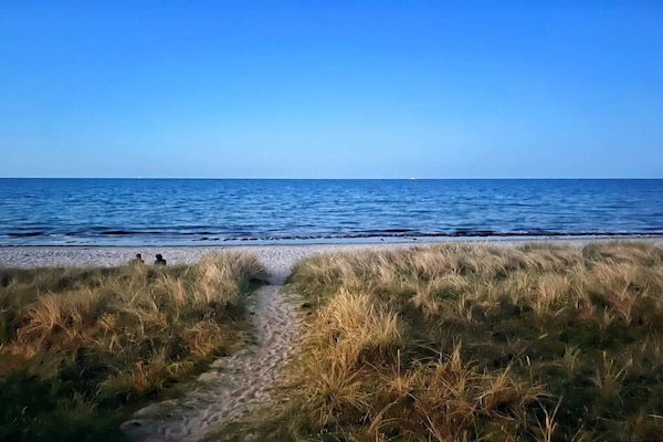 Foto van Luxe strandretraite in Væggerløse - Vakantiehuis in Væggerløse - WaterView