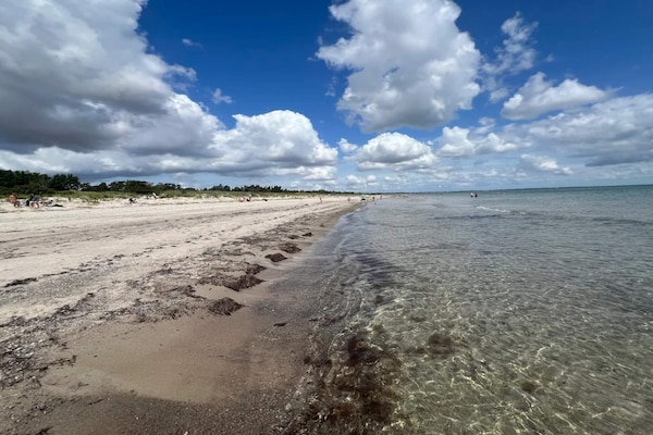 Foto van Luxe strandretraite in Væggerløse - Vakantiehuis in Væggerløse - WaterView