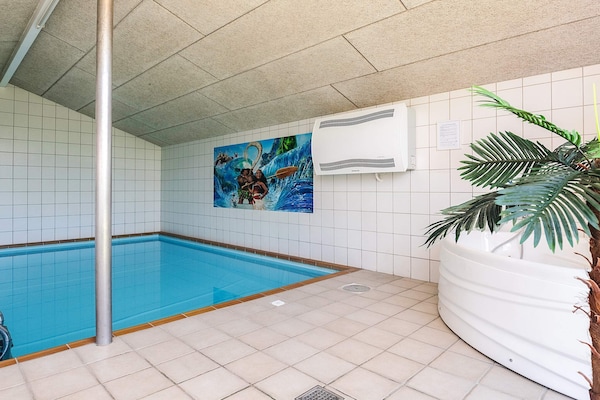 Foto van 14 persoons vakantie huis in Væggerløse-By Traum - Pool