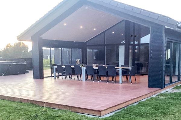 Foto van Luxe vakantieverblijf in Marielyst - Vakantiehuis in Væggerløse - Outdoor