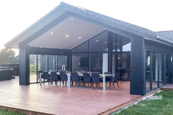 Foto van Luxe vakantieverblijf in Marielyst - Vakantiehuis in Væggerløse - Outdoor