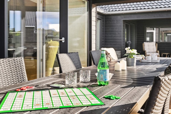 Foto van Luxe villa met zwembad -- By Traum Ferienwohnungen - View