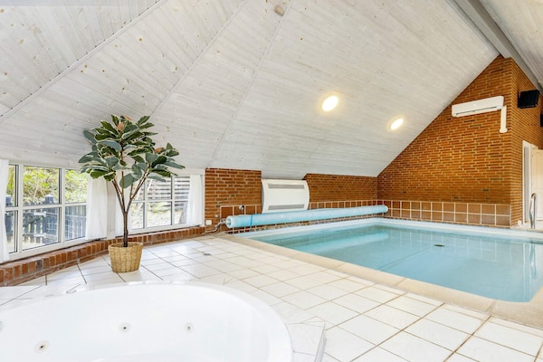 Foto van Luxe strandhuis Marielyst - Vakantiehuis in Væggerløse - Spa