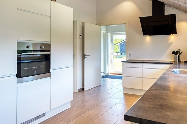 Foto van Luxe retraite met spa -- By Traum Ferienwohnungen - Vakantiehuis in Væggerløse - Indoor