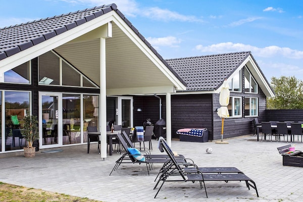 Foto van Luxe vakantieverblijf in Marielyst - Vakantiehuis in Idestrup - View