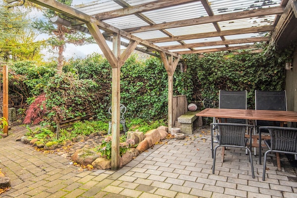 Foto van Activiteitenhuis midden in het internaat - Vakantiehuis in Bording - View