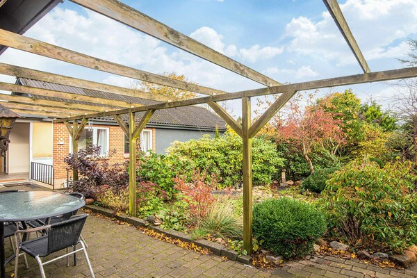 Foto van Activiteitenhuis midden in het internaat - Vakantiehuis in Bording - View
