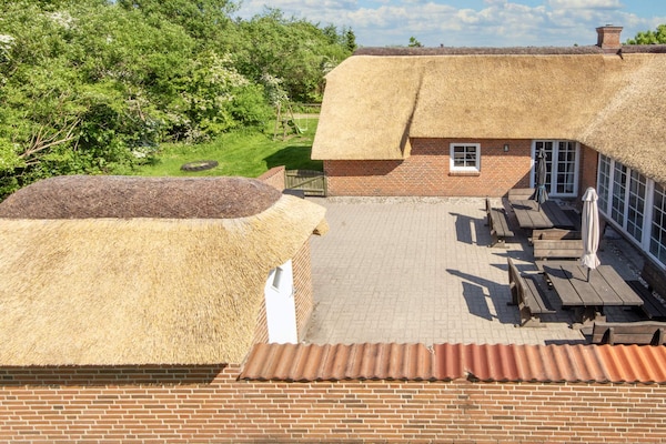 Foto van Luxe zwembad retraite -- By Traum Ferienwohnungen - Vakantiehuis in Ulfborg - Outdoor